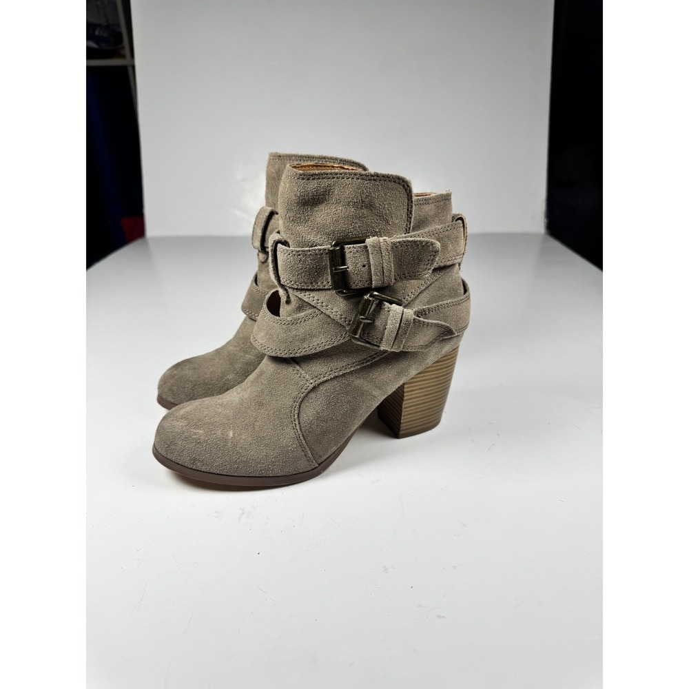 Mossimo Bootie Womens US 7.5 Beige Suede Round Toe Buckle Strap Block Heel Boots